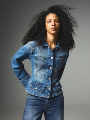 Bershka Kurtka Jeansowa O Krótszym Kroju Kobieta Wyblakły Niebieski