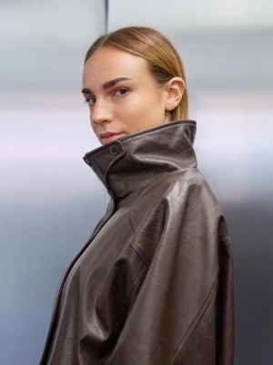 Bershka Kurtka Oversize Ze Sztucznej Skóry Kobieta Brązowy