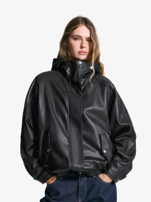 Bershka Kurtka Oversize Ze Sztucznej Skóry Kobieta Czarny