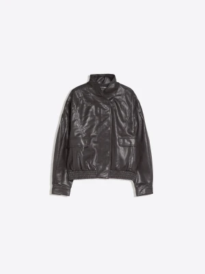 Bershka Kurtka Oversize Ze Sztucznej Skóry Z Kopertowym Kołnierzem Kobieta Szary