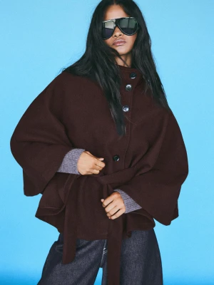 Bershka Kurtka Typu Cape Z Wysokim Kołnierzem Kobieta Brązowy