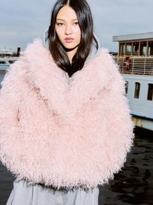 Bershka Kurtka Z Efektem Futra Kobieta Różowy