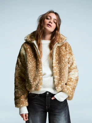 Bershka Kurtka Z Efektem Futra Ze Zwierzęcym Nadrukiem Kobieta Wielbłądzi