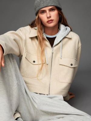 Bershka Kurtka Z Flauszu Soft Kobieta Piaskowy