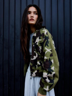 Bershka Kurtka Z Kapturem I Nadrukiem Kobieta Khaki
