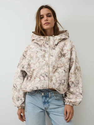 Bershka Kurtka Z Kapturem, Wodoodporna I Wiatroodporna Z Nadrukiem Kobieta Beżowy