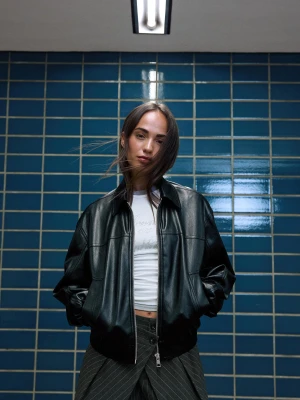 Bershka Kurtka Ze Sztucznej Skóry Kobieta Czarny