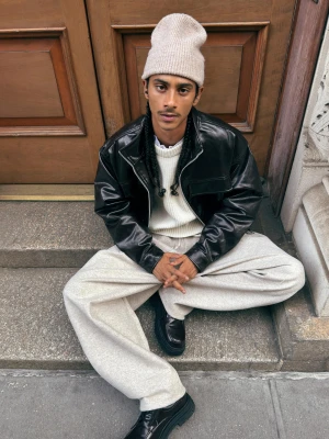 Bershka Kurtka Ze Sztucznej Skóry Mężczyzna Brązowy