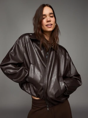Bershka Kurtka Ze Sztucznej Skóry O Balonowym Kroju Kobieta Brązowy