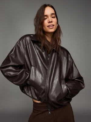 Bershka Kurtka Ze Sztucznej Skóry O Balonowym Kroju Kobieta Brązowy