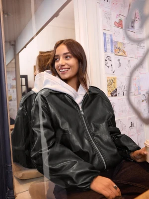 Bershka Kurtka Ze Sztucznej Skóry O Balonowym Kroju Kobieta Czarny