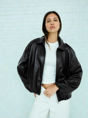 Bershka Kurtka Ze Sztucznej Skóry O Balonowym Kroju Kobieta Czarny