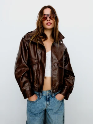 Bershka Kurtka Ze Sztucznej Skóry Ze Stójką Kobieta Brązowy
