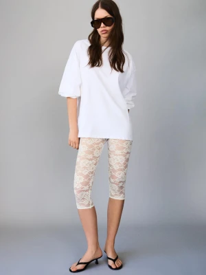 Bershka Legginsy Capri Z Koronki Kobieta Biały