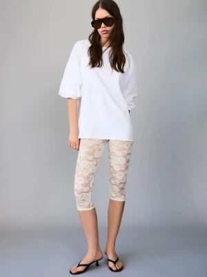 Bershka Legginsy Capri Z Koronki Kobieta Biały