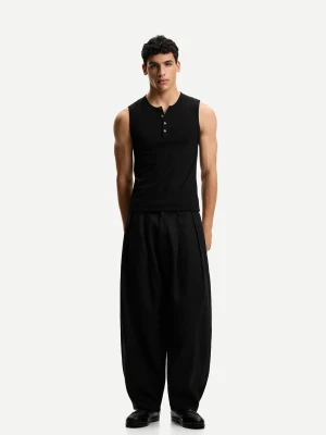 Bershka Lniane Spodnie Balloon Tailoring Z Zakładkami Mężczyzna Czarny
