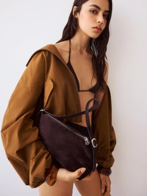 Bershka Mała Torebka Z Efektem Sztucznego Zamszu Kobieta Brązowy