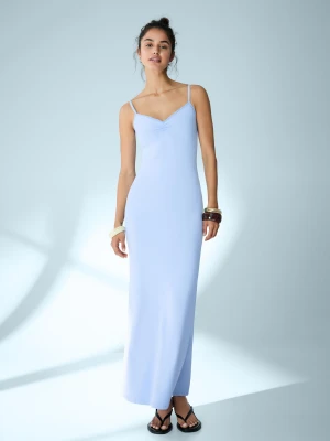 Bershka Marszczona Sukienka Midi Na Ramiączkach Kobieta Jasnoniebieski