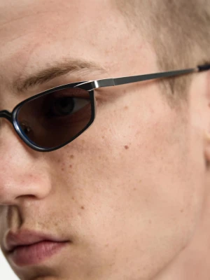 Bershka Metaliczne Okulary Przeciwsłoneczne Mężczyzna Jasnoniebieski