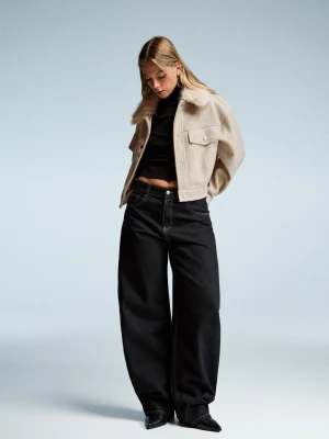 Bershka Miękka Kurtka Trucker Z Kołnierzem Z Futerka Kobieta Wielbłądzi