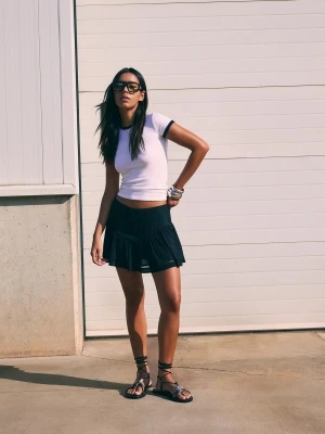 Bershka Mini Spódnica Z Fakturą Kobieta Ciemnoszary