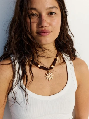 Bershka Naszyjnik Z Motywem Słońca Kobieta Brązowy