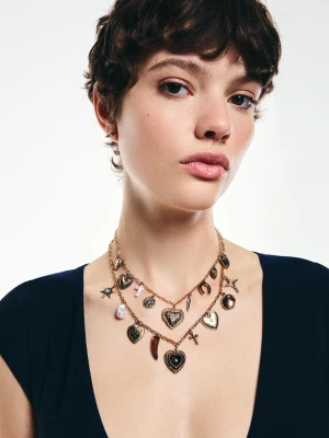 Bershka Naszyjnik Z Wieloma Zawieszkami Kobieta Złoty