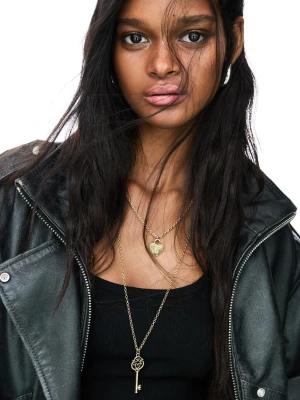 Bershka Naszyjnik Z Zawieszkami Kobieta Złoty