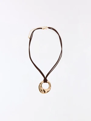 Bershka Naszyjnik Ze Sznurkiem I Wisiorkiem Kobieta Złoty