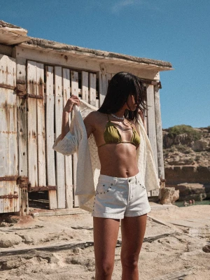 Bershka Obszerne Spodenki Z Ćwiekami Kobieta Biały Złamany