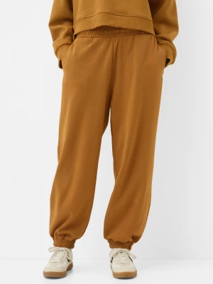 Bershka Obszerne Spodnie Jogger Z Interlockiem Kobieta Whisky