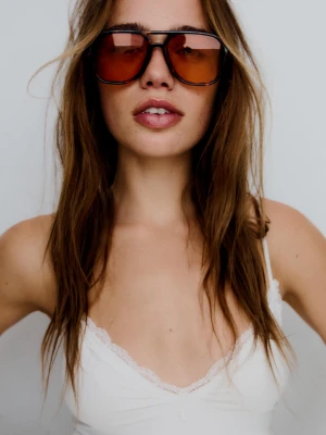 Bershka Okulary Przeciwsłoneczne Retro Kobieta Czarny