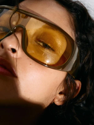 Bershka Okulary Przeciwsłoneczne W Oprawkach Z Tworzywa Kobieta Brązowy