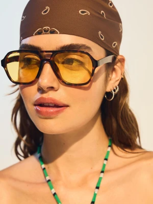 Bershka Okulary Przeciwsłoneczne W Stylu Retro Kobieta Brązowy