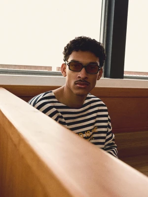 Bershka Okulary Przeciwsłoneczne Z Kolorowymi Szkłami Mężczyzna Pomarańczowy