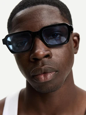 Bershka Okulary Przeciwsłoneczne Z Tworzywa Mężczyzna Jasnoniebieski