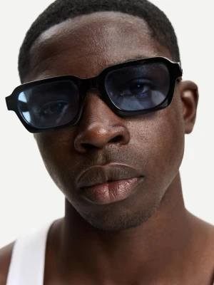 Bershka Okulary Przeciwsłoneczne Z Tworzywa Mężczyzna Jasnoniebieski