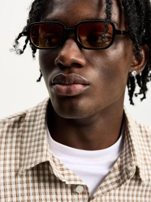 Bershka Okulary Przeciwsłoneczne Z Tworzywa Mężczyzna Pomarańczowy