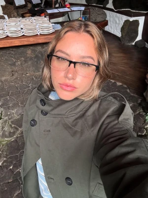 Bershka Okulary Z Tworzywa Z Filtrem Światła Niebieskiego Kobieta Czarny