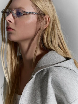 Bershka Okulary Z Zausznikami Ze Strassem I Filtrem Światła Niebieskiego Kobieta Biały