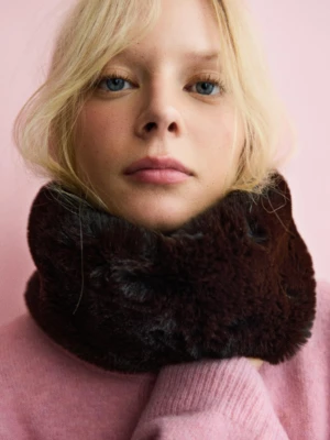 Bershka Opaska Z Efektem Futerka Kobieta Brązowy