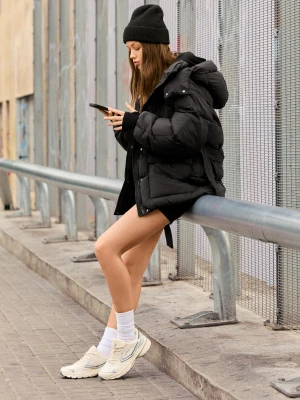 Bershka Pikowany Płaszcz 3/4 Z Paskiem Kobieta Czarny