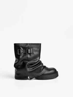 Bershka Płaskie Botki Z Klamrą Do Spodni Kobieta Czarny
