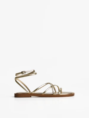 Bershka Płaskie Sandały Z Paskami Kobieta Złoty