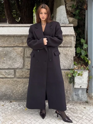 Bershka Płaszcz Oversize Z Flauszu Kobieta Bordowy