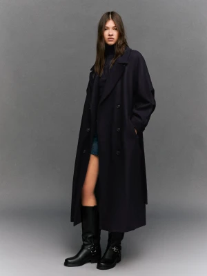 Bershka Płaszcz Oversize Z Wełną I Paskiem Kobieta Granatowy