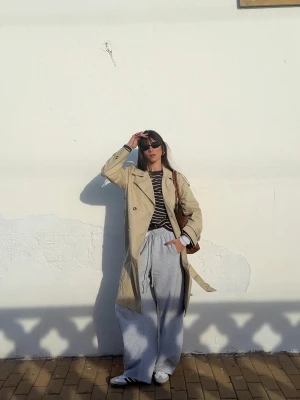 Bershka Płaszcz Typu Trencz Kobieta Wielbłądzi