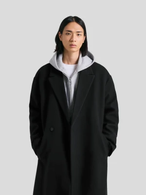 Bershka Płaszcz Z Flauszu Z Wiązaniem Na Krzyż Mężczyzna Czarny