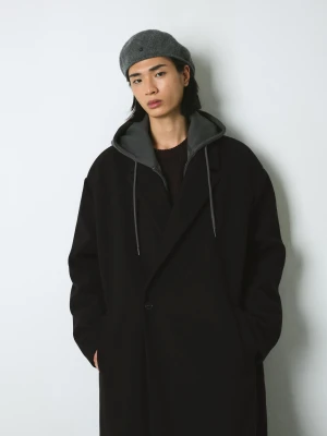 Bershka Płaszcz Z Flauszu Z Wiązaniem Na Krzyż Mężczyzna Czarny
