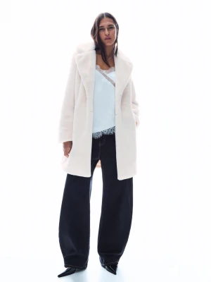 Bershka Płaszcz Ze Sztucznego Futerka Kobieta Kremowy